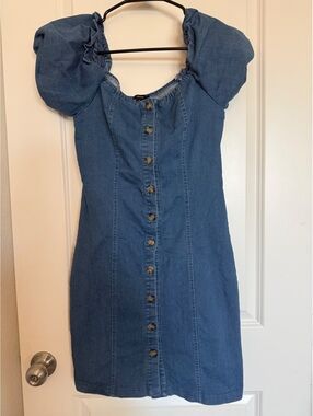 Blöshe Women's Large Blue Denim Dress with Button-Down Front and Puffed Sleeves